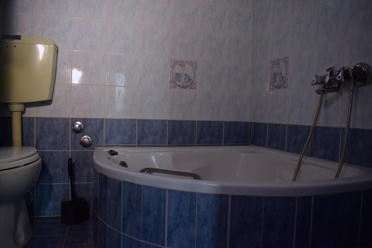 Victoria Apartment Плакиас Екстериор снимка