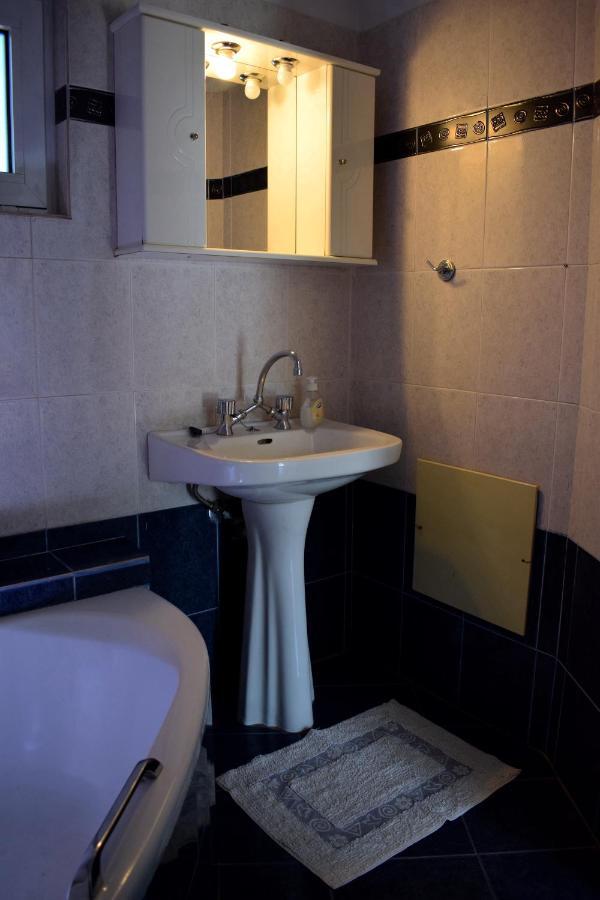 Victoria Apartment Плакиас Екстериор снимка